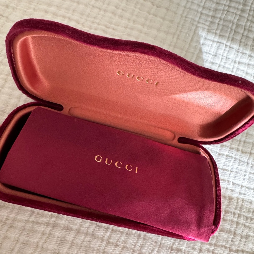 Gucci velvet hard shell glasses case